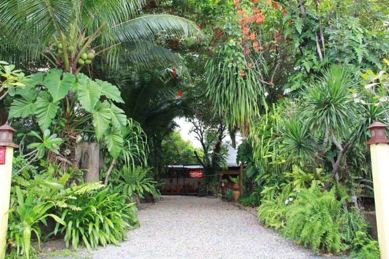 Bangkok Garden Resort Экстерьер фото